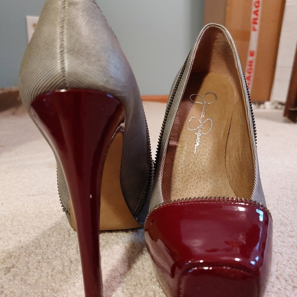 Heels. Like new, only wear couple times. - Picture 2 of 6